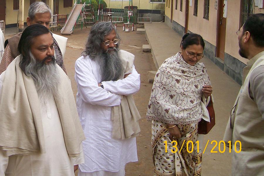 Brahmachari Girish Ji has visited Maharishi Vidya Mandir Guwahati IV on 13 January 2010.